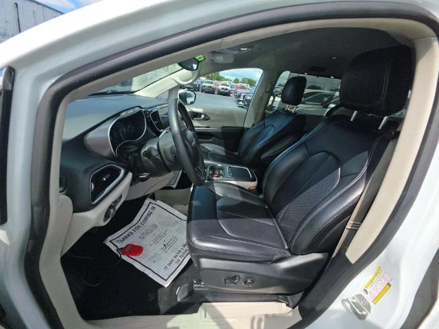 Used 2023 White Chrysler Touring L image 5