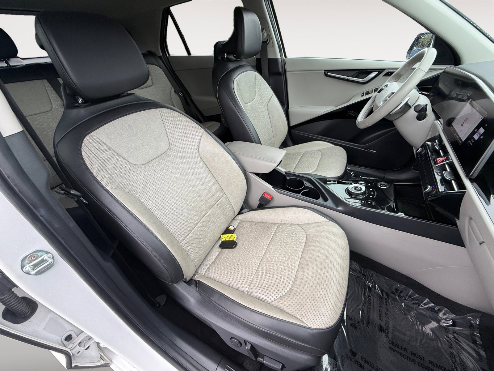 Used 2023 Snow White Pearl Kia Wave image 19