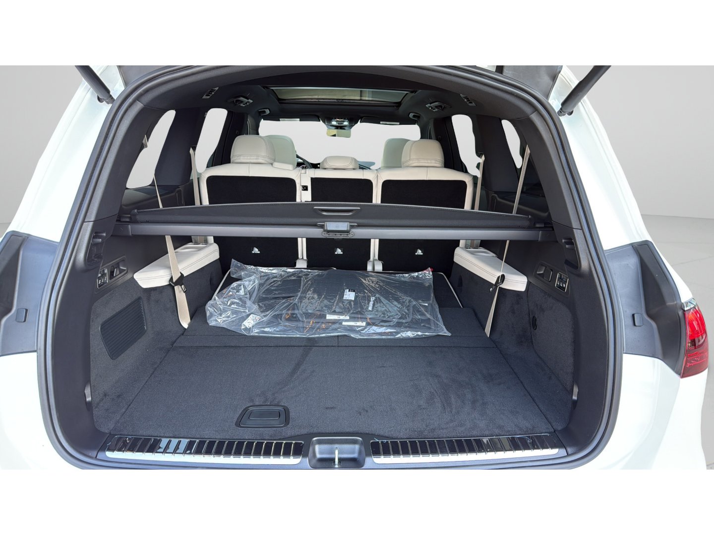 Certified Used 2026 Polar White Mercedes-Benz GLS 450 image 11