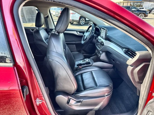 Used 2020 Red Ford SEL image 24