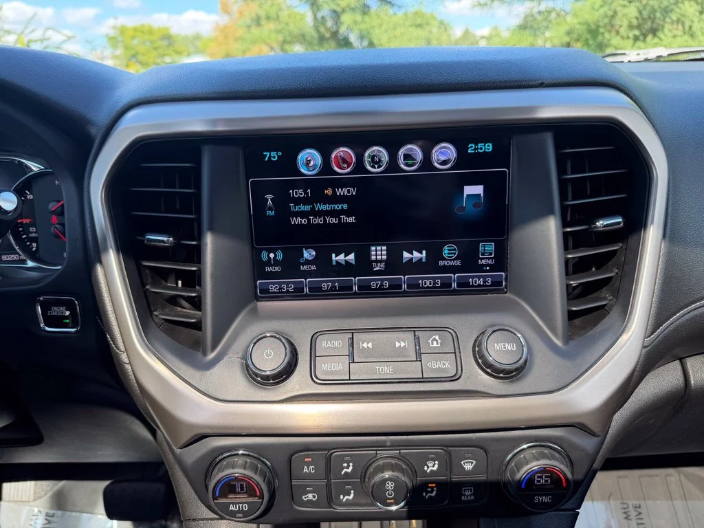 Used 2017 White GMC Denali image 16