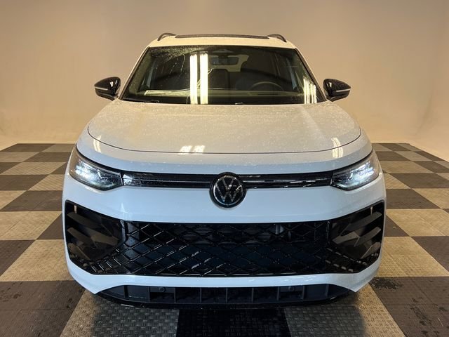 New 2026 White Volkswagen 2.0T SE R-Line Black image 2