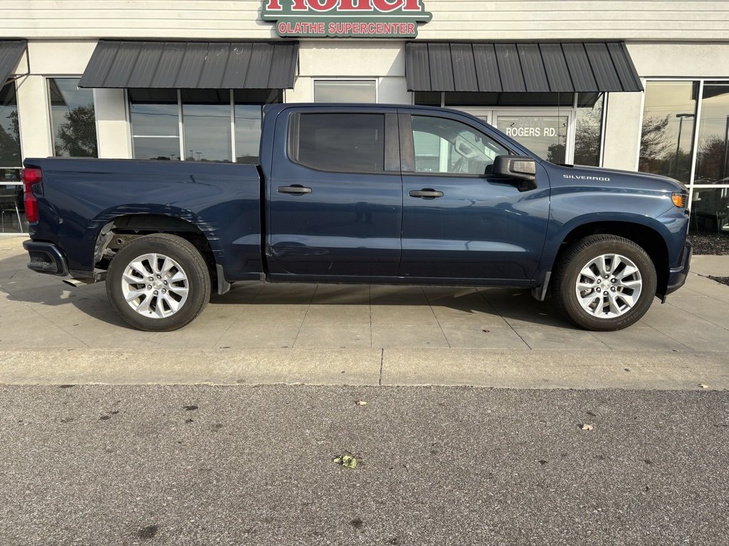 2021 Chevrolet Silverado 1500 Custom photo 2