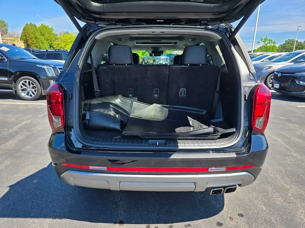 Used 2024 Abyss Black Hyundai Limited image 27