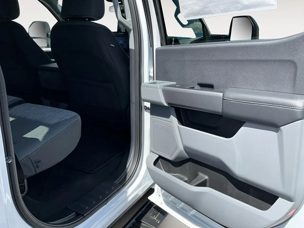 New 2026 Oxford White Ford F-250® XLT image 13