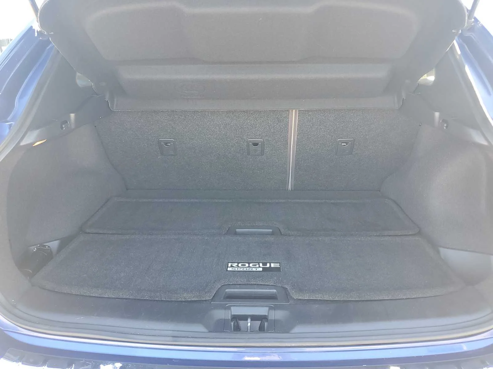 Used 2019  Nissan SV image 5