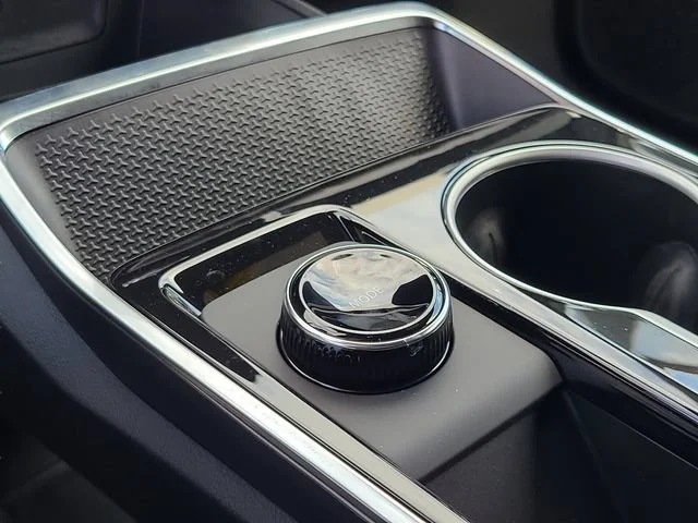 New 2026 Mosaic Black Metallic Chevrolet LT image 26