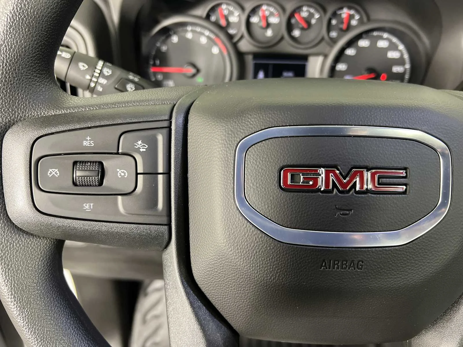 New 2025 Summit White GMC Pro image 19