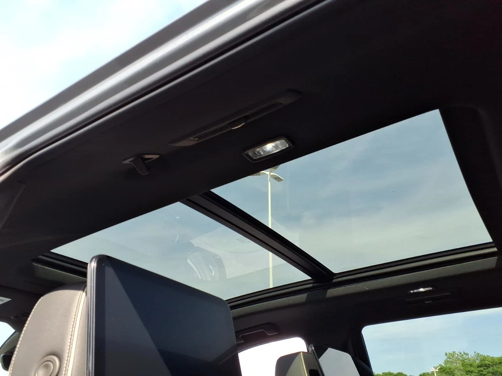 New 2026 Sterling Metallic GMC Elevation image 5
