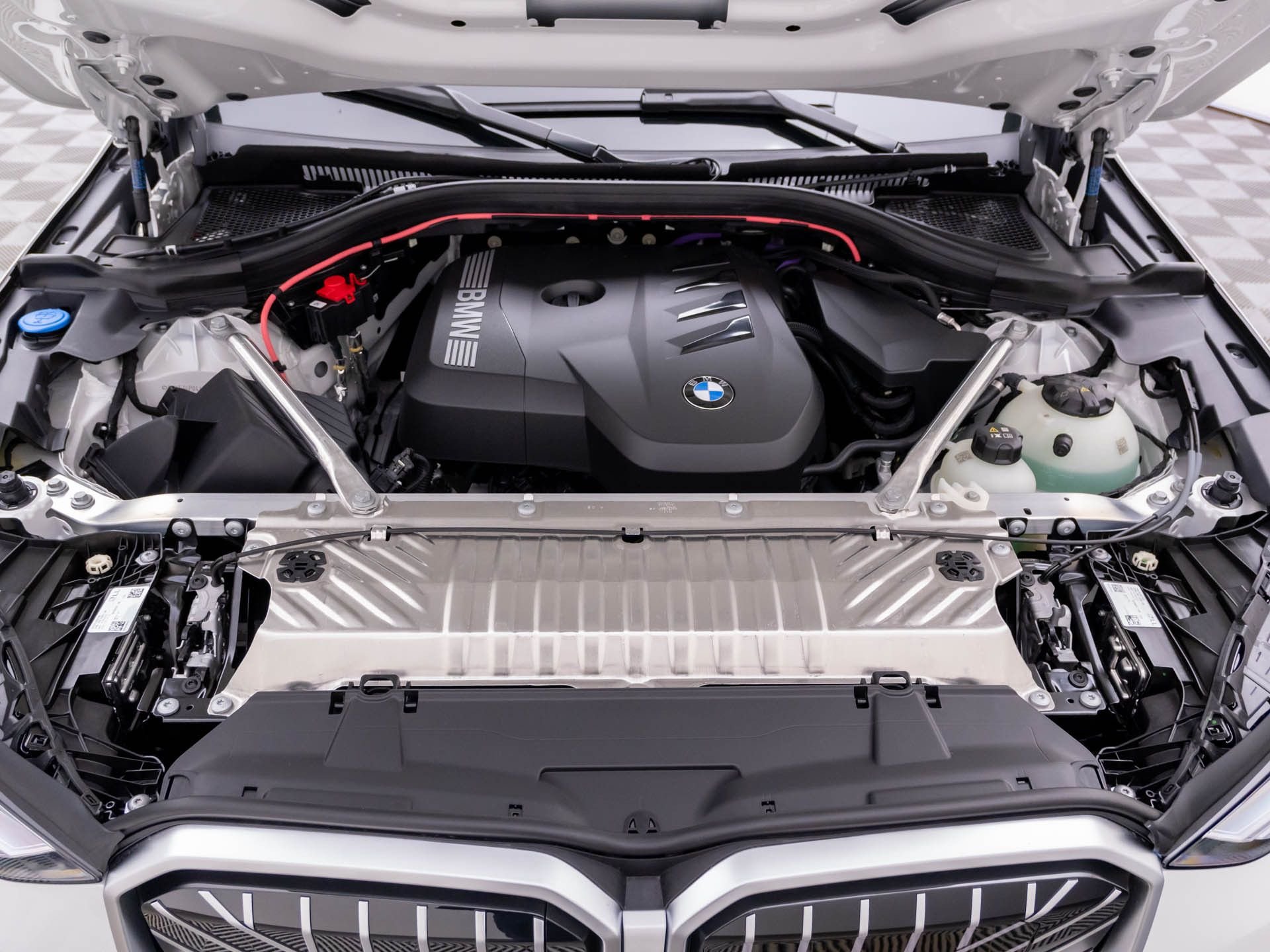New 2026 Mineral White Metallic BMW 30 xDrive image 28