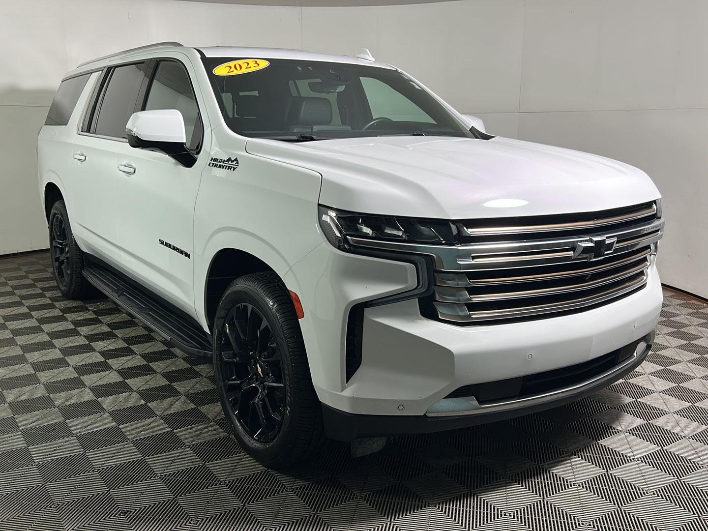 Used 2023 Summit White Chevrolet High Country image 4