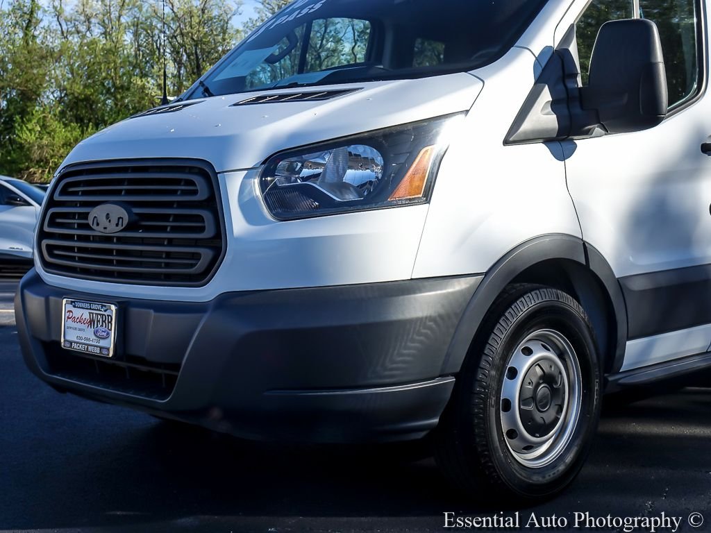 Used 2018 Oxford White Ford XL Low Roof 8 Passenger image 3