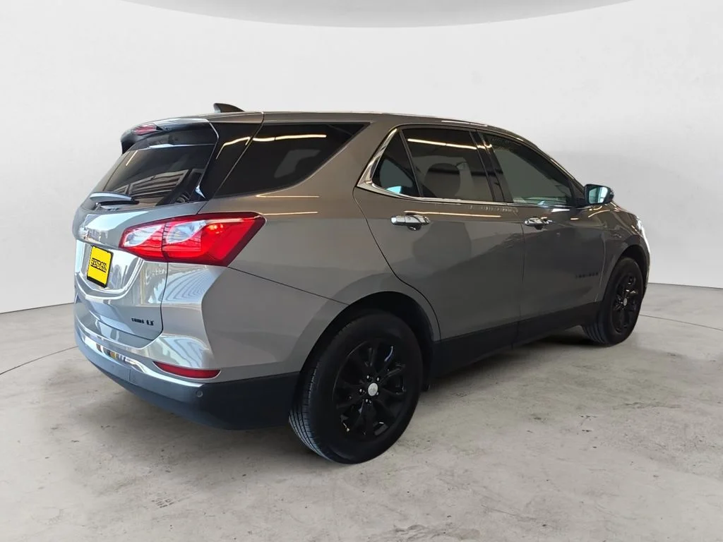 Used 2018 Gray Chevrolet LT image 5