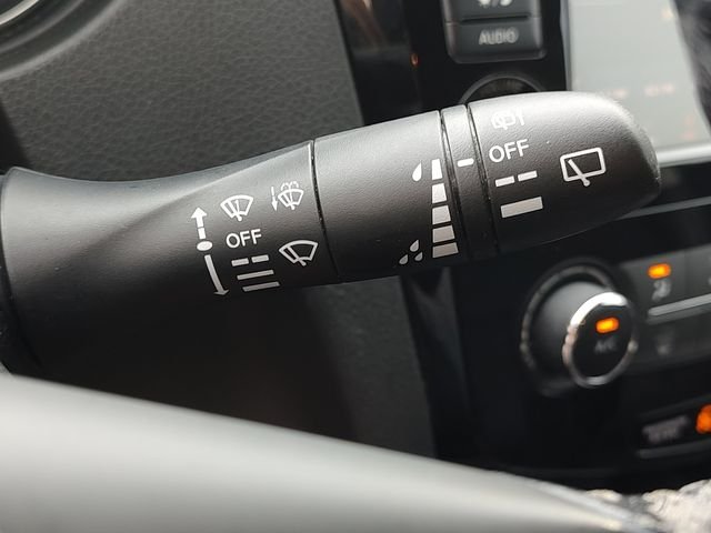 Used 2020 White Nissan S image 23