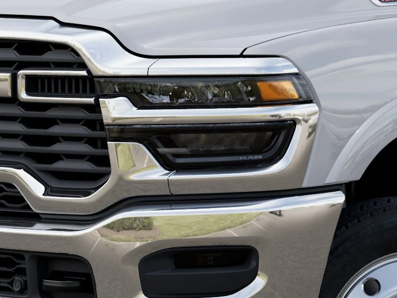 New 2026 Bright White Clear-Coat Exterior Paint RAM Tradesman image 40