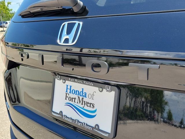 Used 2025 Crystal Black Pearl Honda Touring image 8