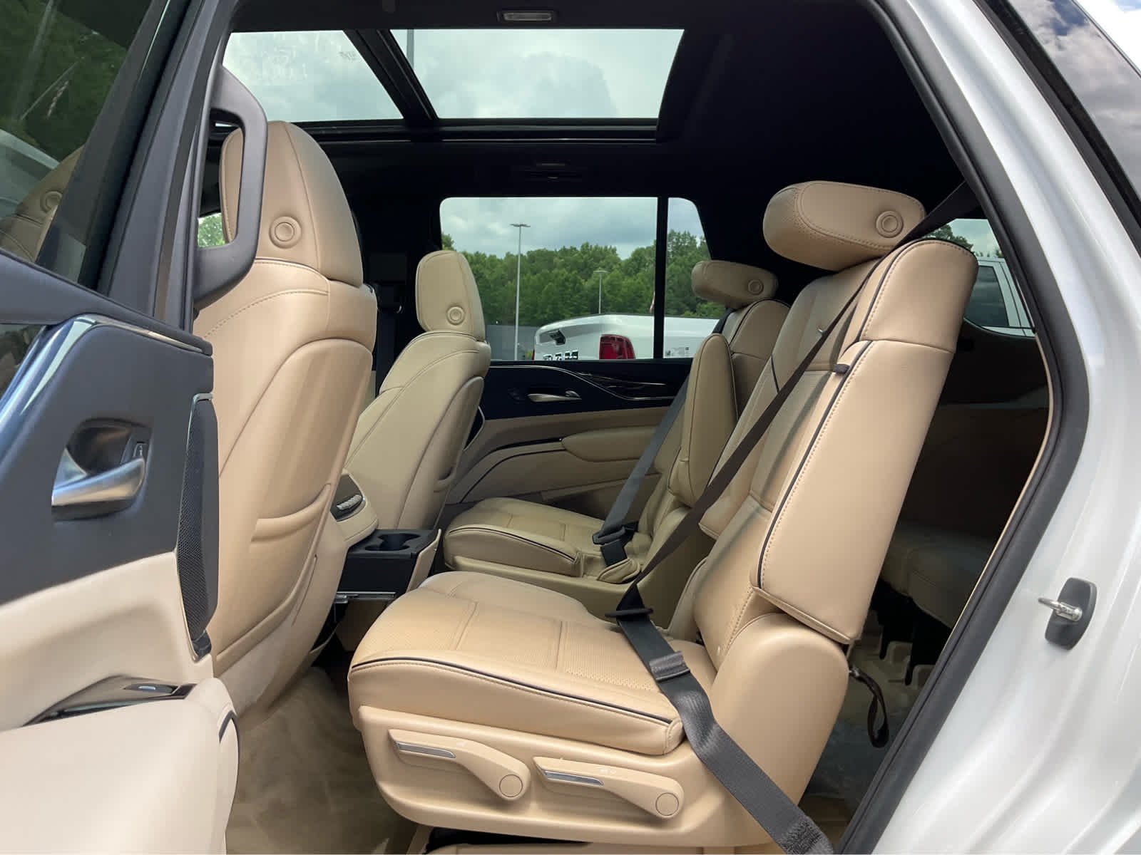 Used 2023 Crystal White Tricoat Cadillac 4WD Premium Luxury image 22