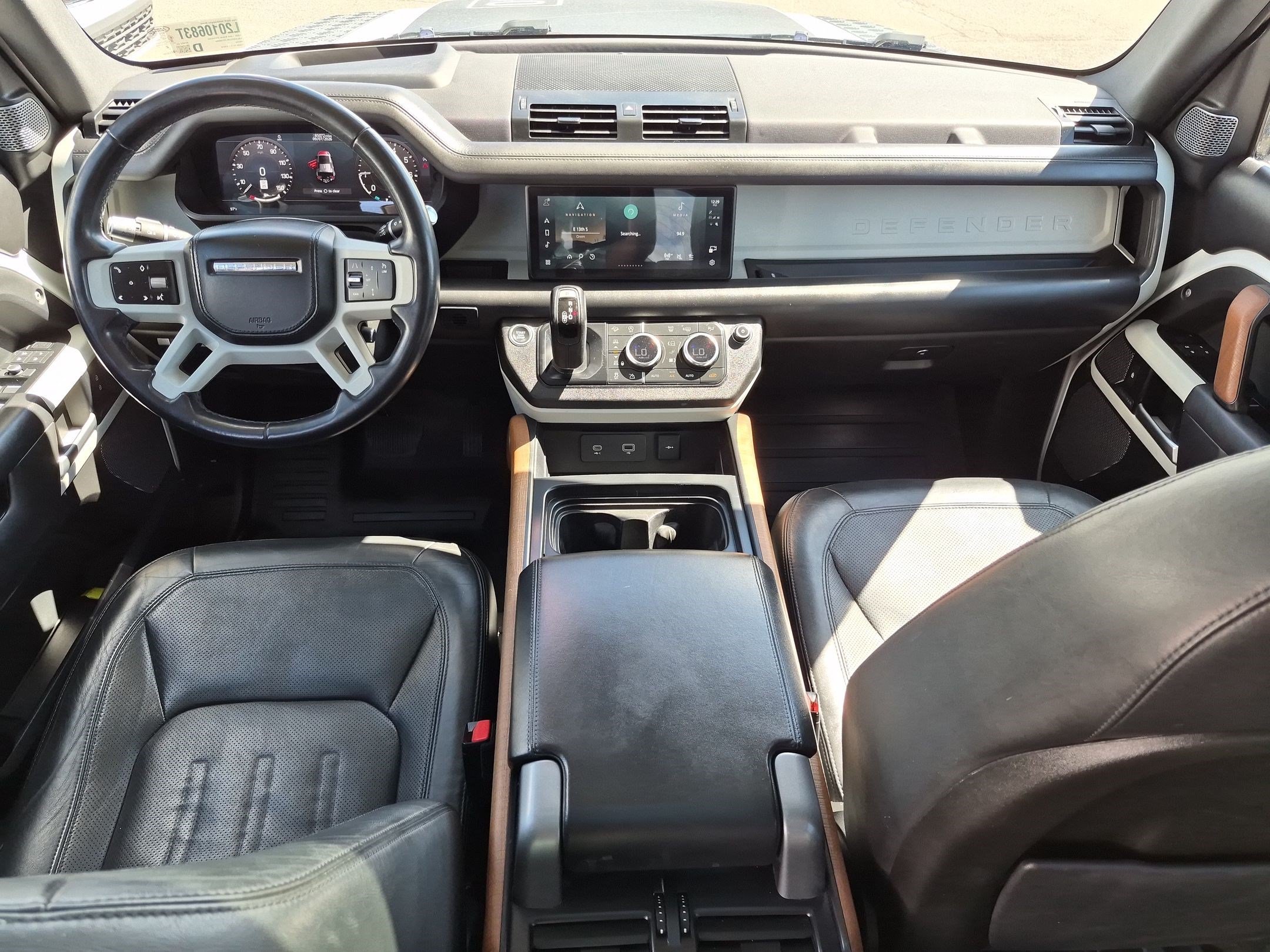 Used 2020 Fuji White Land Rover HSE image 28