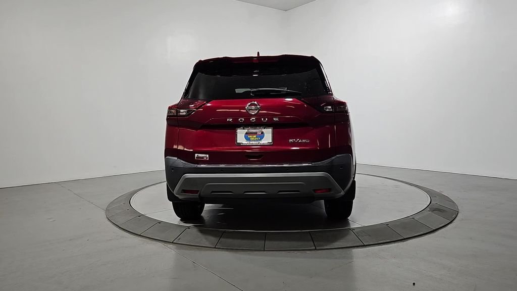 Used 2021 Scarlet Nissan SV image 4
