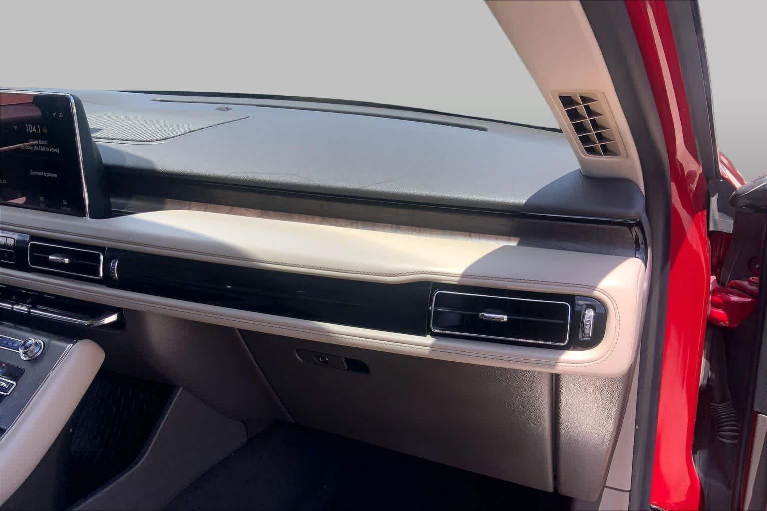 Used 2020 Red Carpet Metallic Tinted Clearcoat Lincoln Reserve image 19