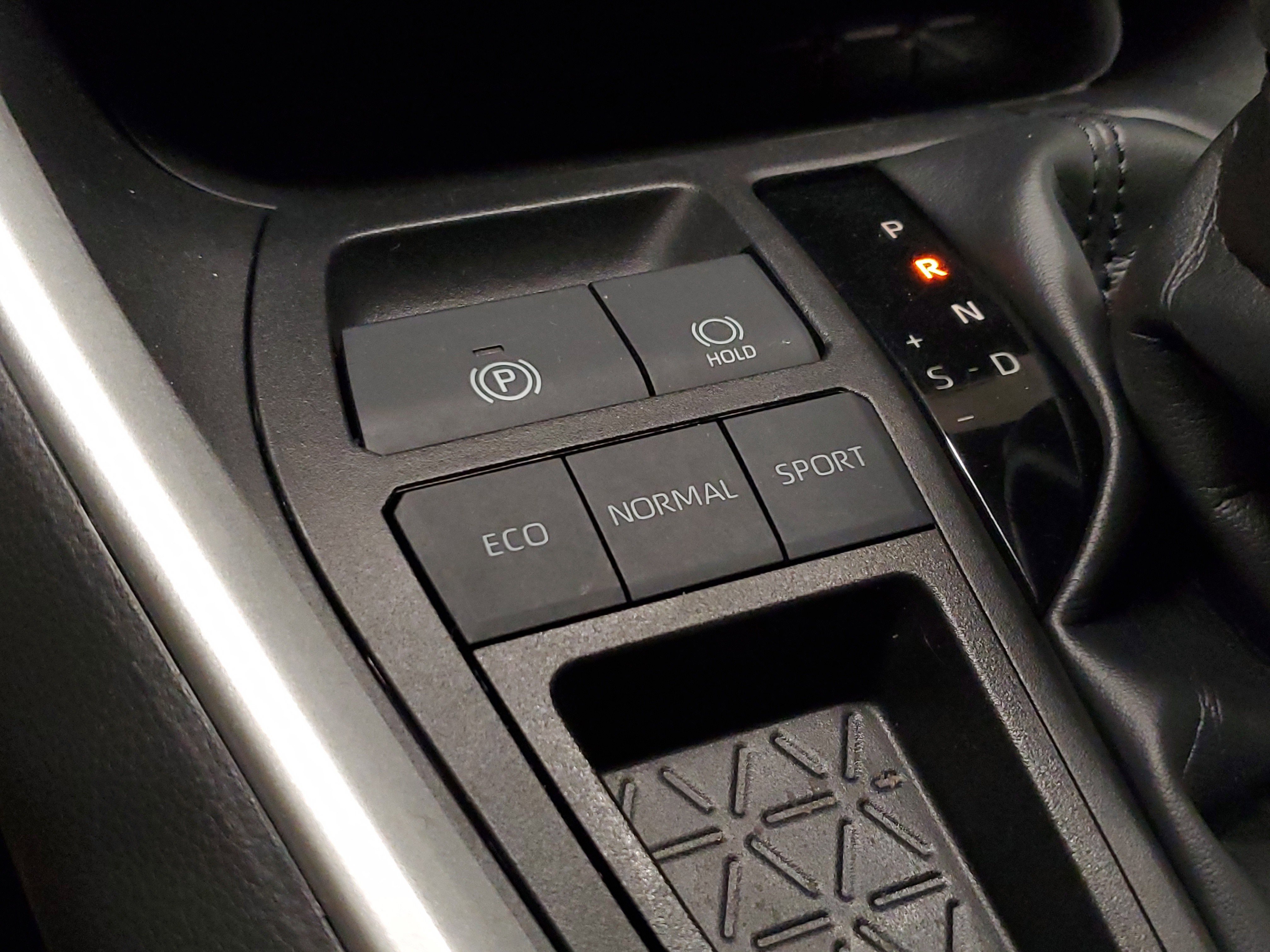 Used 2023 Ice Toyota XLE image 31