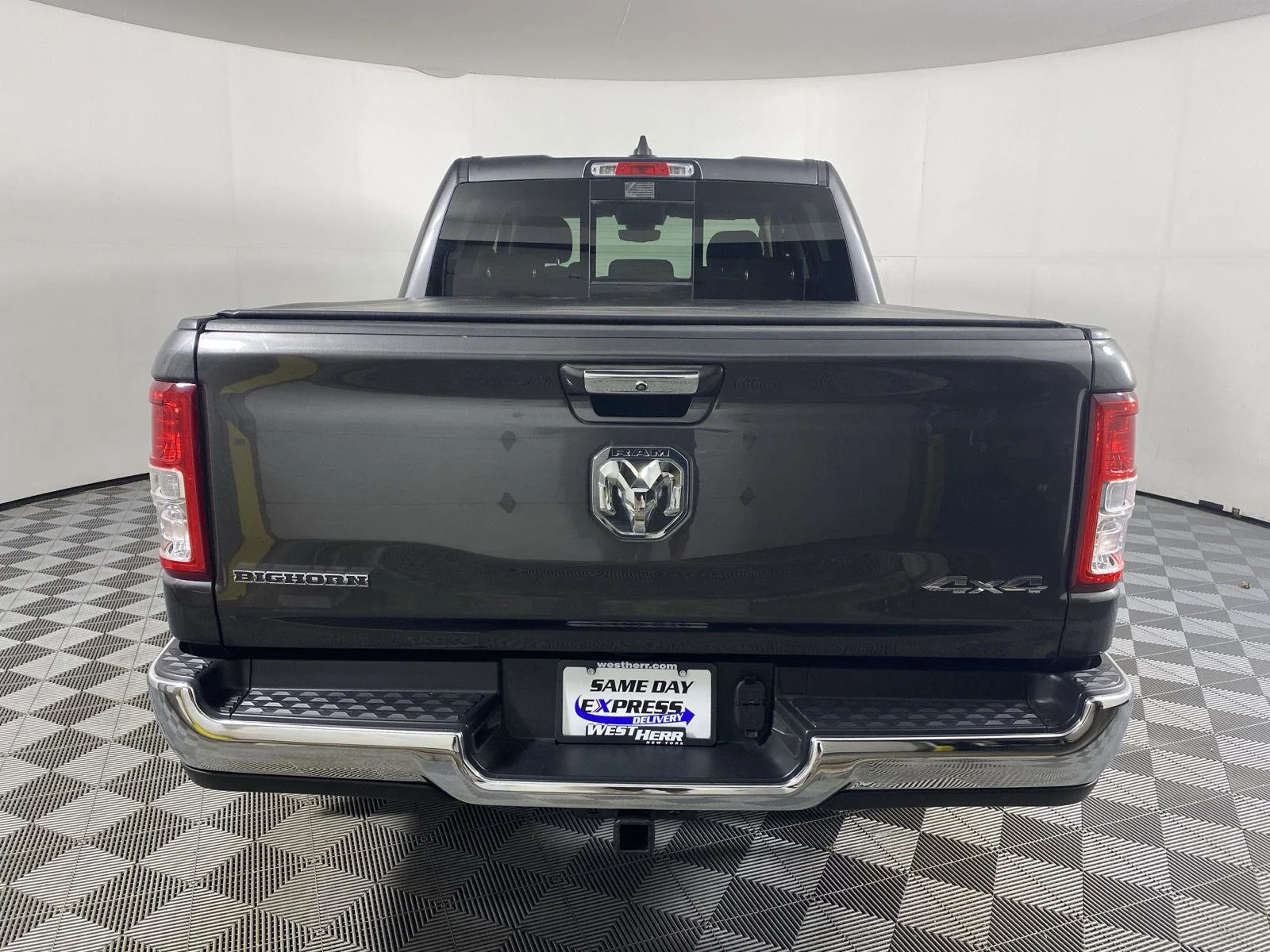 Used 2019 Granite Crystal Metallic Clearcoat Ram Big Horn/Lone Star image 6