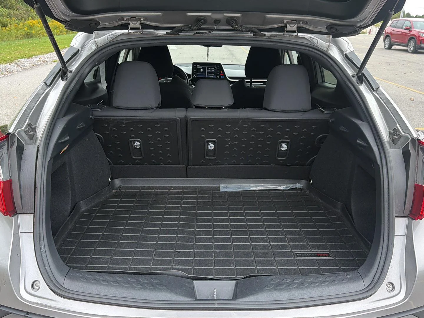 Used 2019 Silver Knockout Metallic Toyota XLE image 21