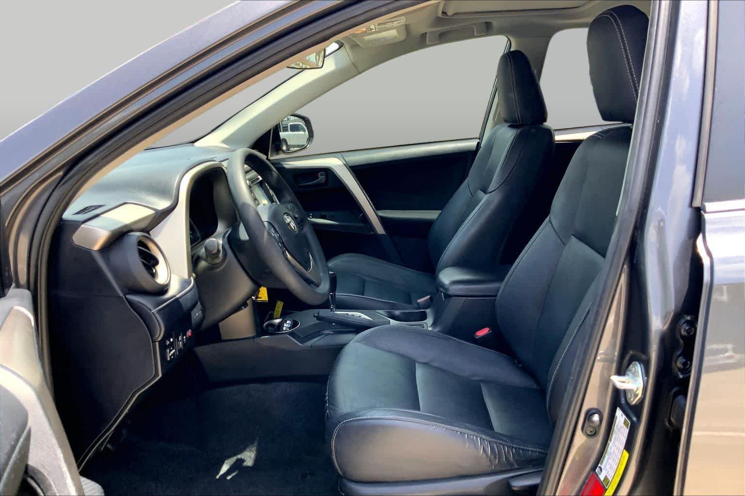 Used 2013 Magnetic Gray Metallic Toyota XLE image 7