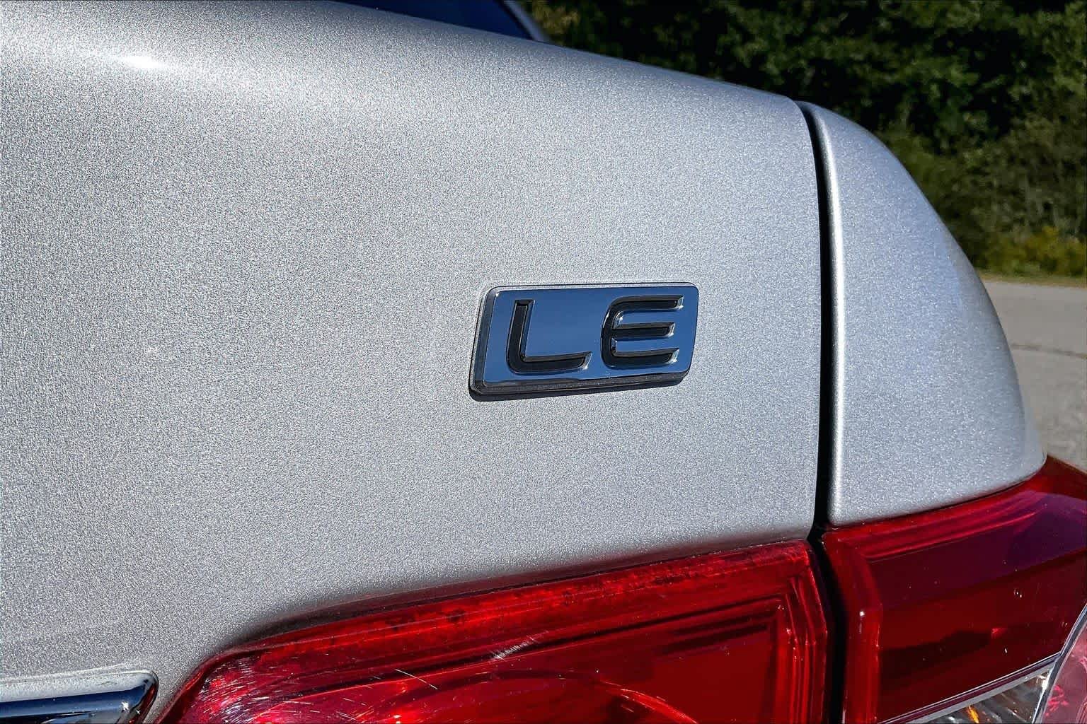 Used 2012 Classic Silver Metallic Toyota LE image 10
