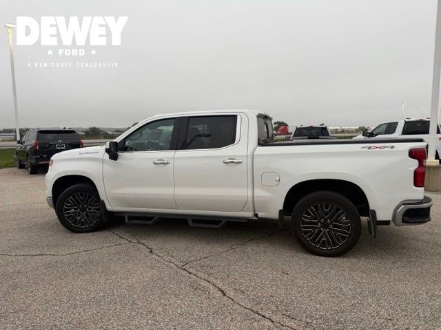Used 2022 Summit White Chevrolet LTZ image 8