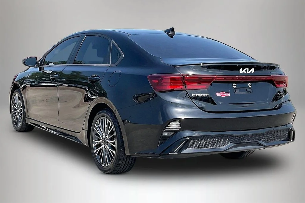 Used 2022 Black Kia GT-Line image 4