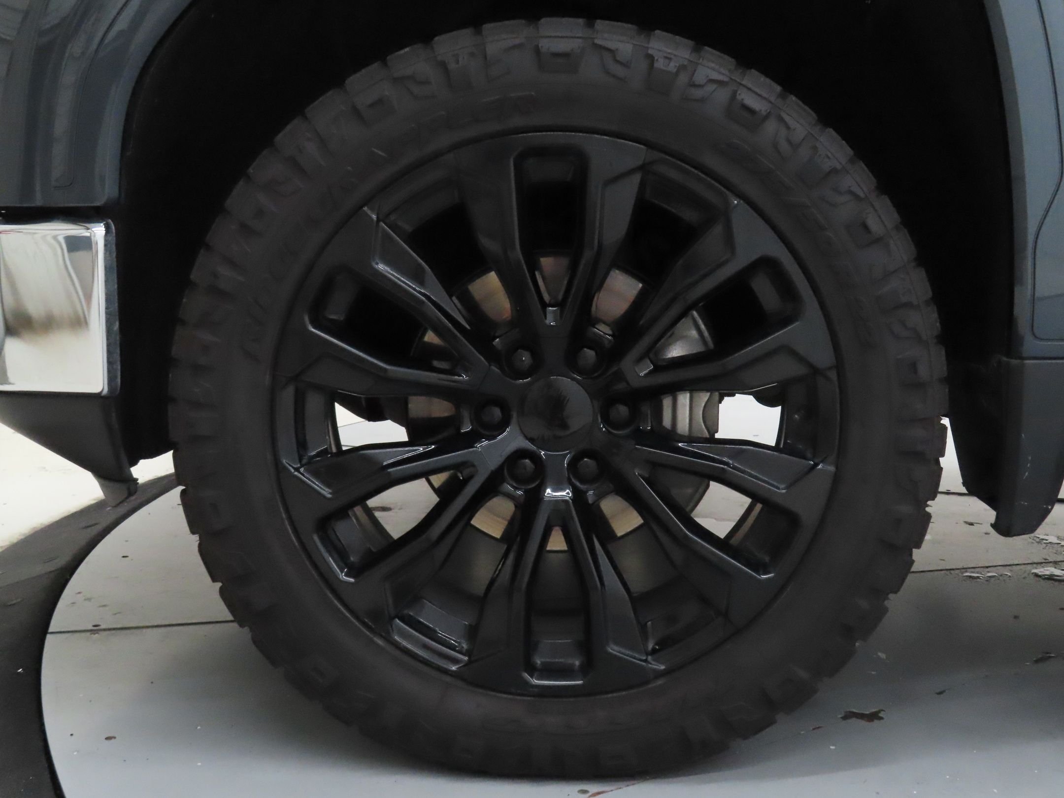 Used 2022 Blue GMC SLT image 27