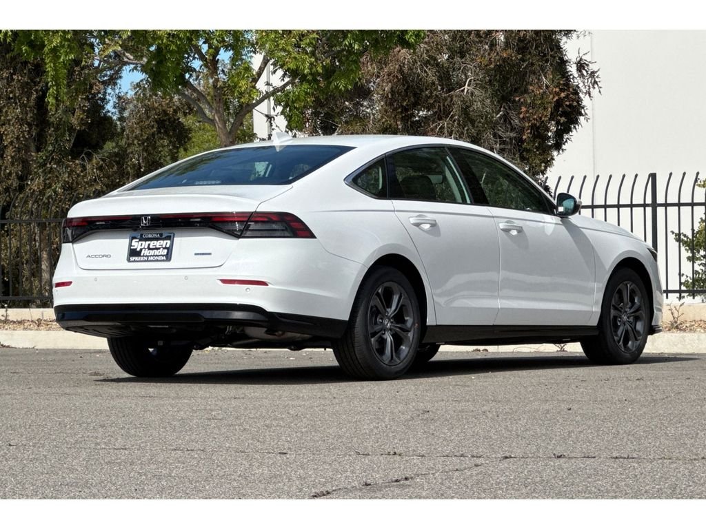 New 2026 Platinum White Pearl Honda EX-L image 4