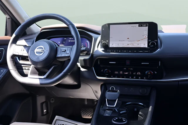 Used 2021 Gray Nissan Platinum image 19