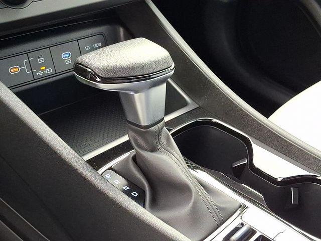New 2027 White Hyundai SE FWD image 16