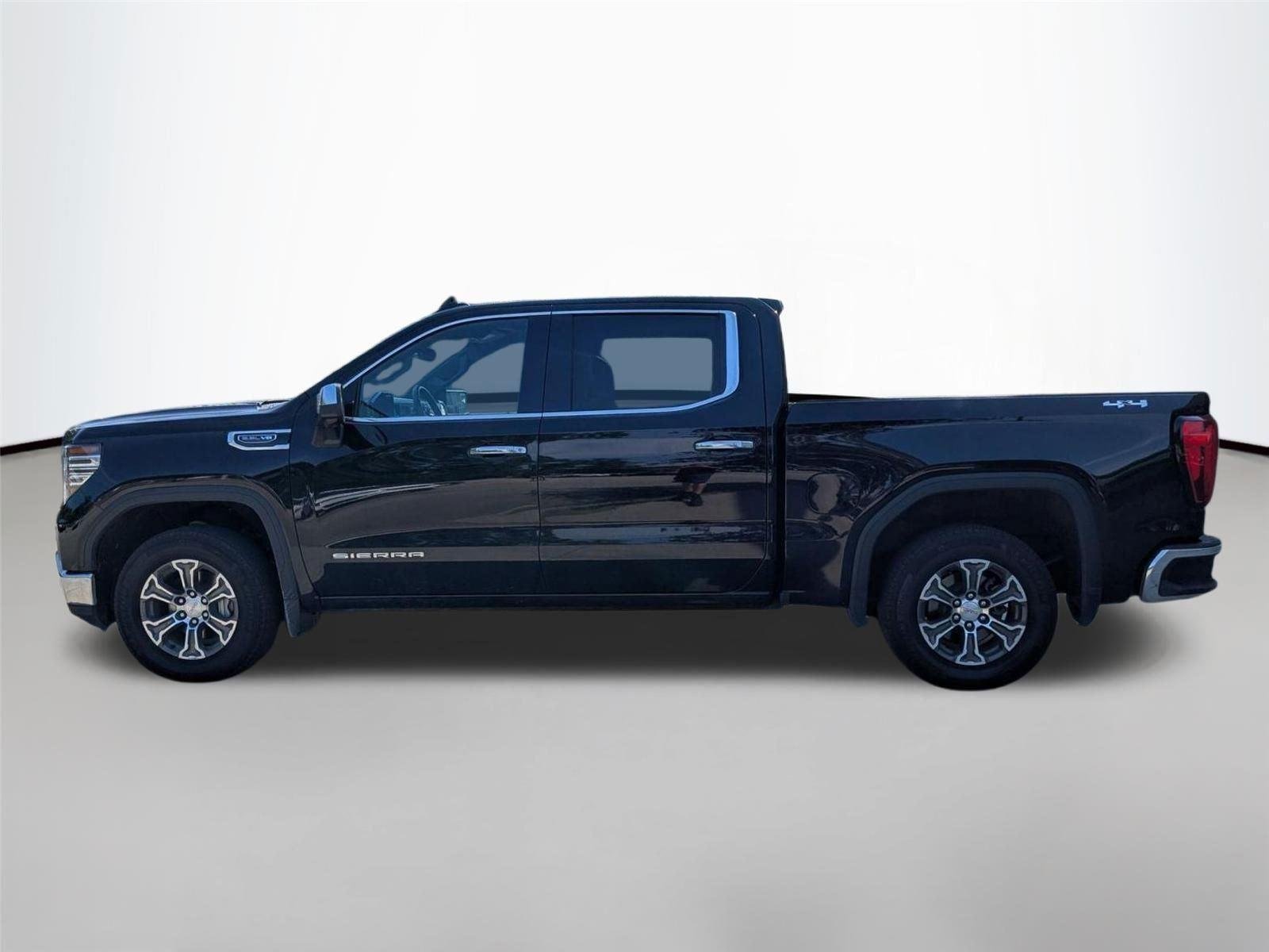 Used 2025 Onyx Black GMC SLT image 7