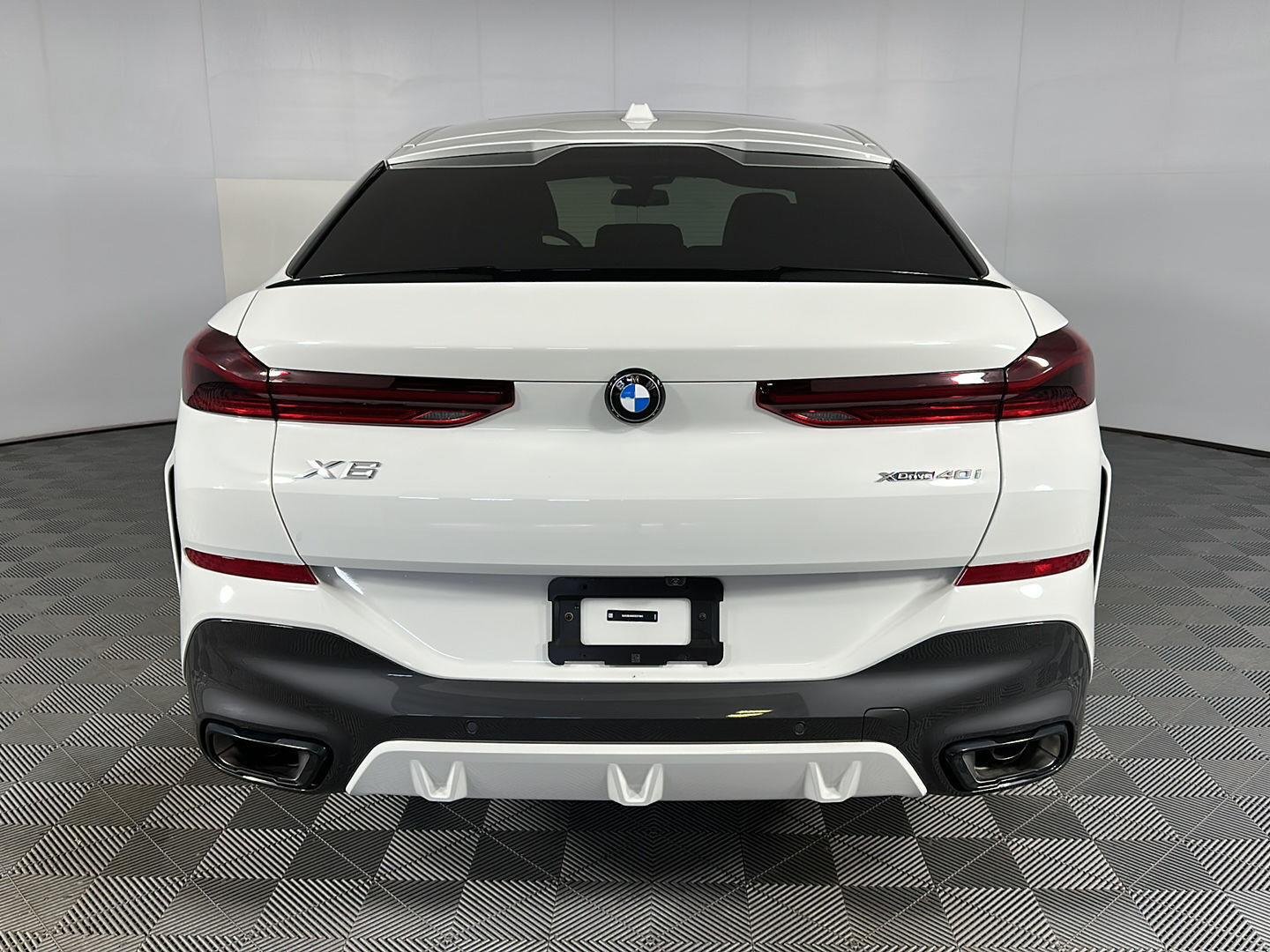Used 2025 Alpine White BMW xDrive40i image 30