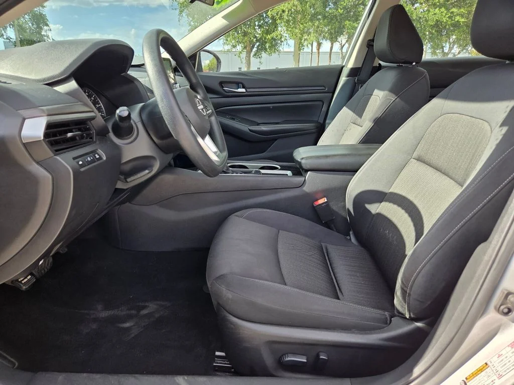 Used 2024 Silver Nissan 2.5 SV image 12