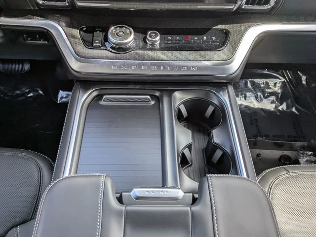 New 2026 Agate Black Metallic Ford MAX Platinum® image 19