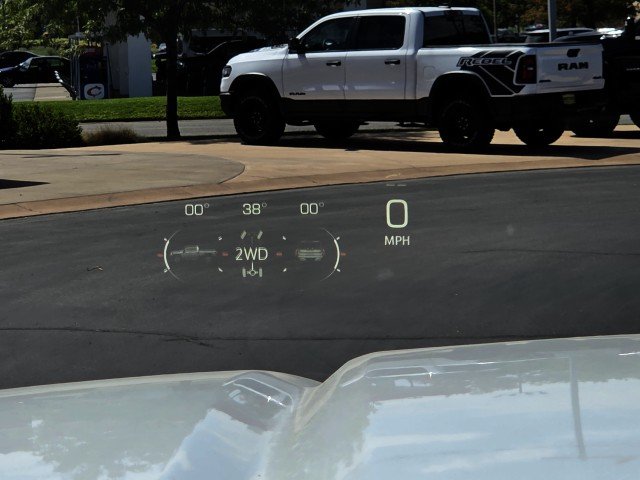 Used 2024 Summit White GMC AT4 image 18