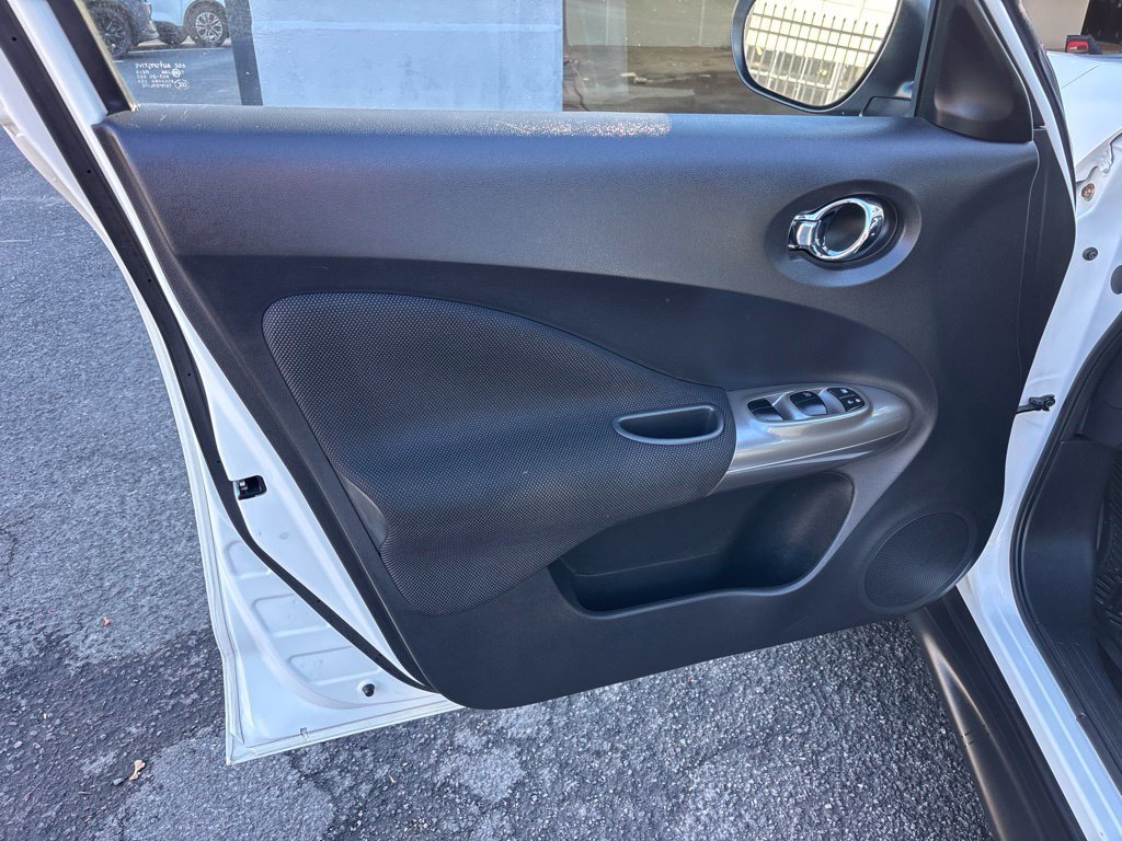 Used 2014 White Nissan S image 10