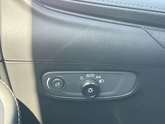 Used 2024 Blue Buick Preferred image 25
