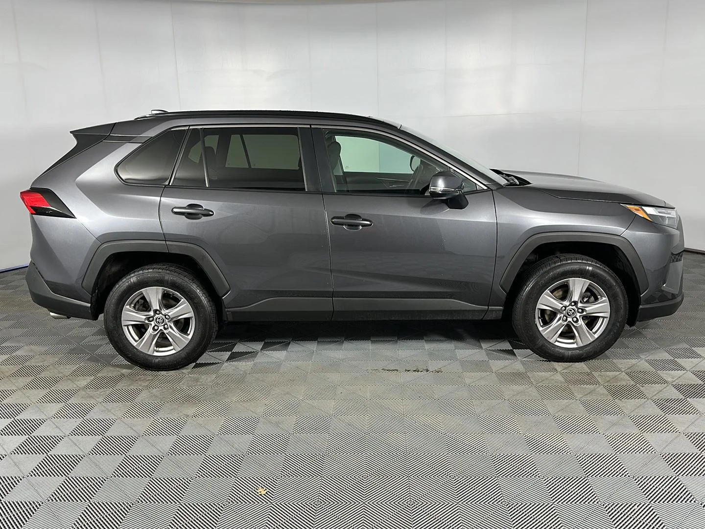 Used 2022 Magnetic Gray Metallic Toyota XLE image 28