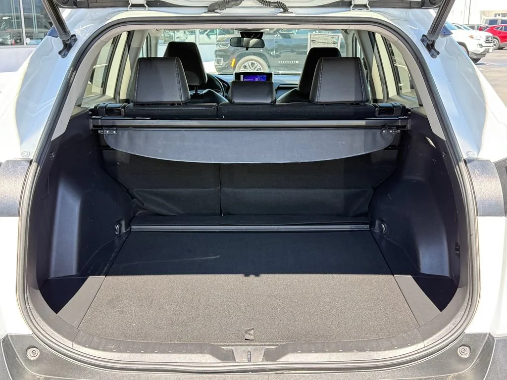 Used 2023  Toyota XLE Premium image 12