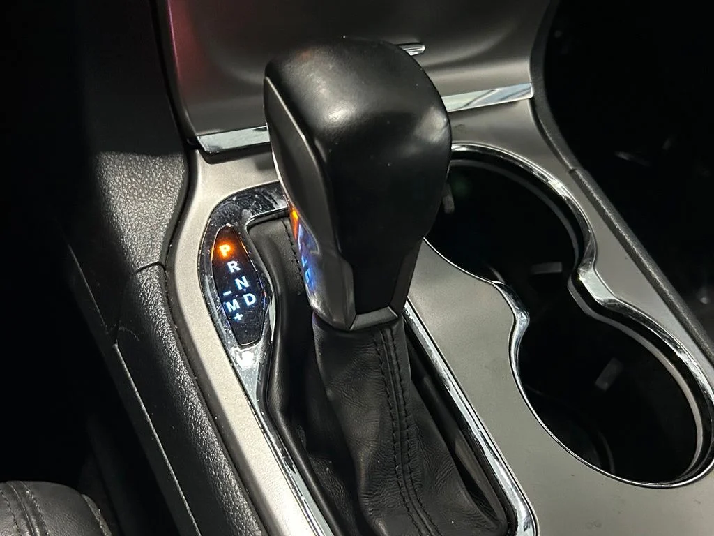 Used 2020 Bright White Clearcoat Jeep Altitude image 24