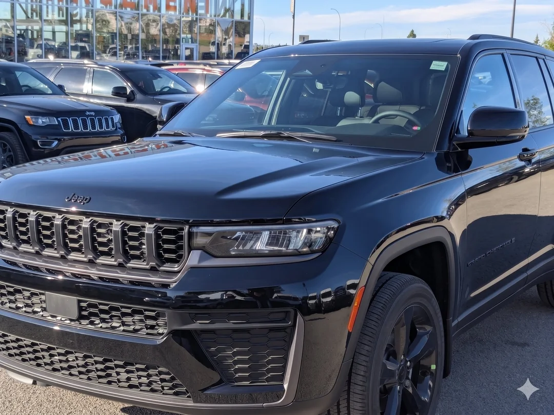 New 2026 Black Jeep Altitude - - 4x4 - Power Sunroof - Trailer Tow Pkg - 20 Black Wheels - Remote Start & More! image 9