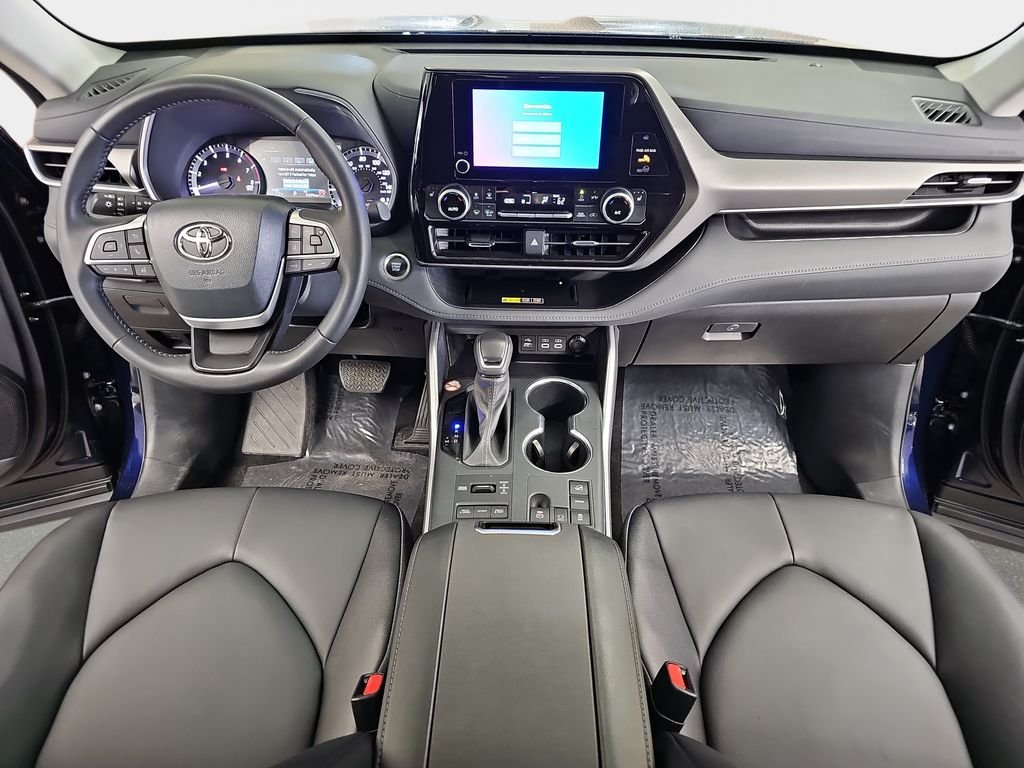 2025 Toyota Highlander XLE - Photo 10