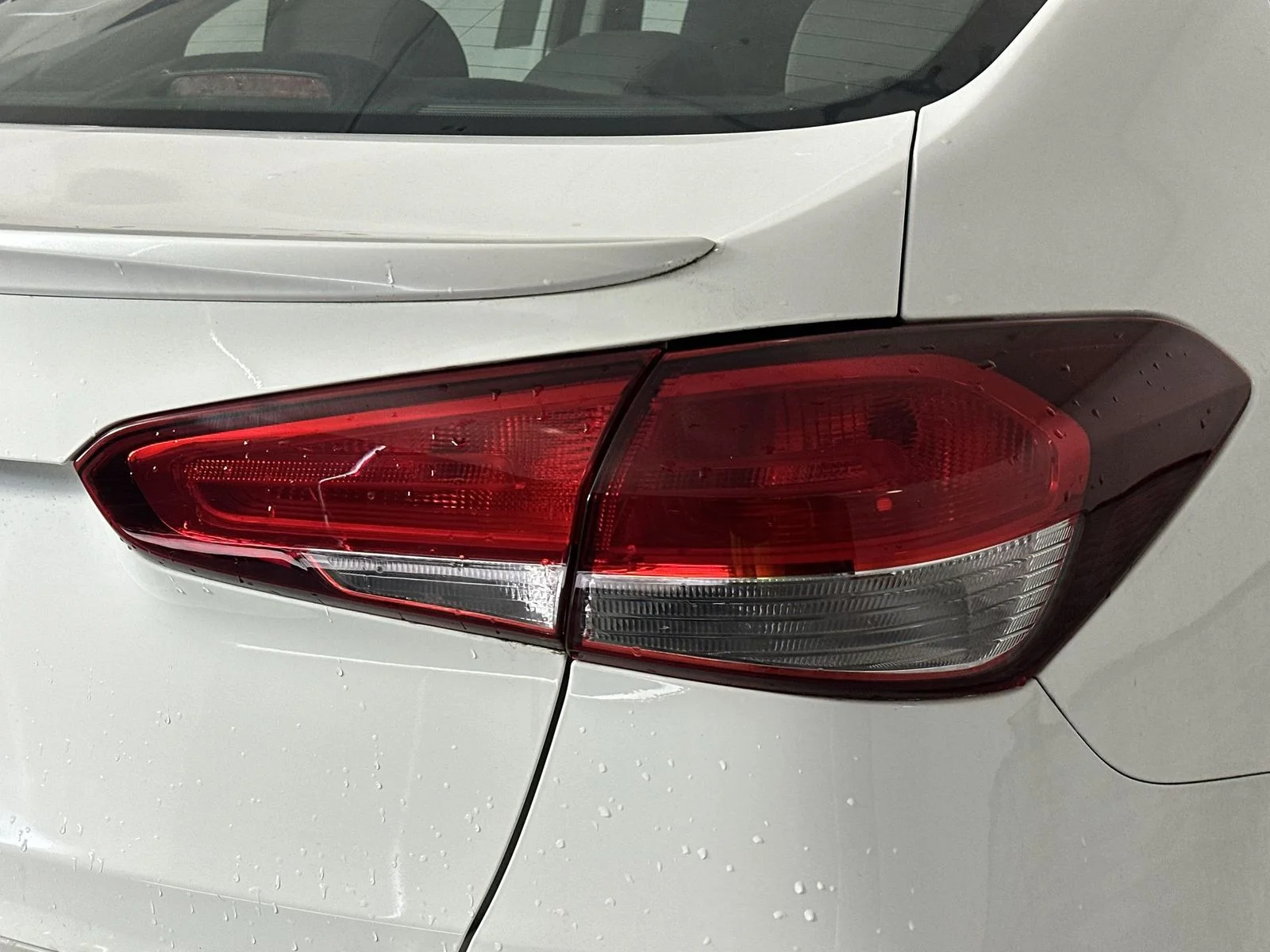 Used 2017 White Kia LX image 21