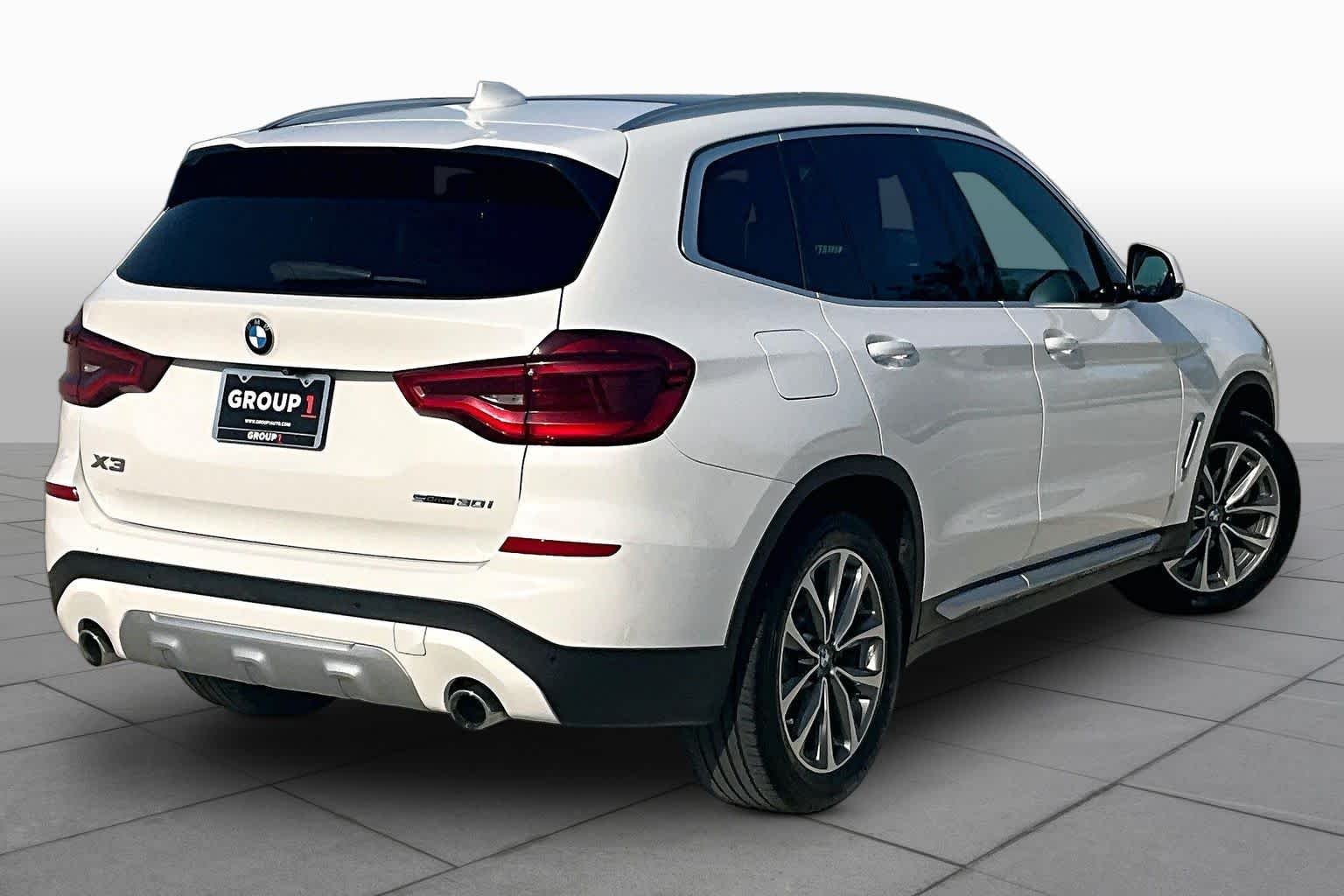 Used 2019 Alpine White BMW sDrive30i image 12