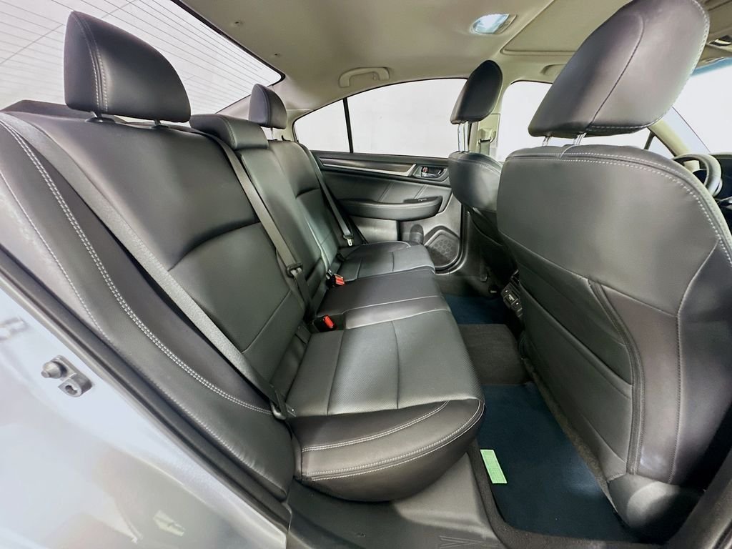 Used 2018 Silver Subaru 2.5i image 28